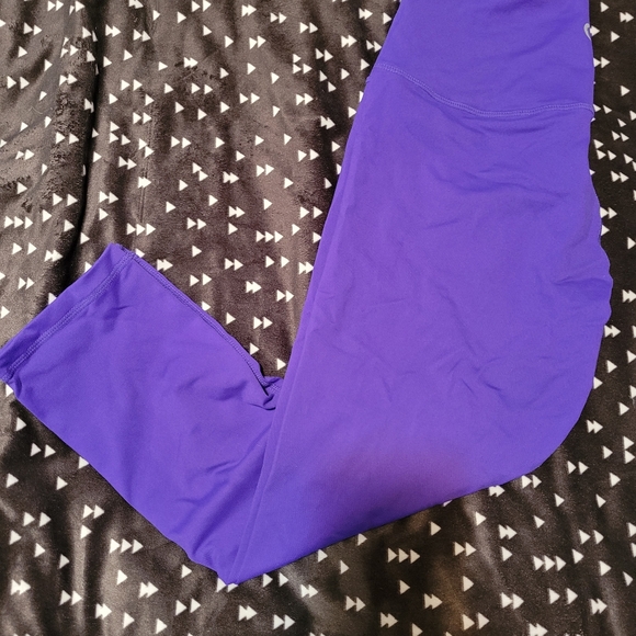 ZYIA Ascend Hi-rise Capri 20" Size 8-10 - Picture 2 of 3